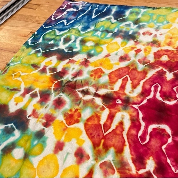 Hand tie dyed giant wall hanging tapestry in a 51x46" psychedelic rainbow glitch - Picture 7 of 8